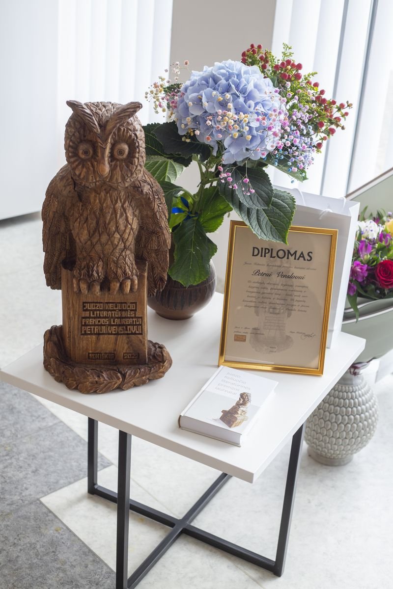 Juozo Keliuočio literatūrinės premijos įteikimas aktoriui Petrui Venslovui (2022 m.)